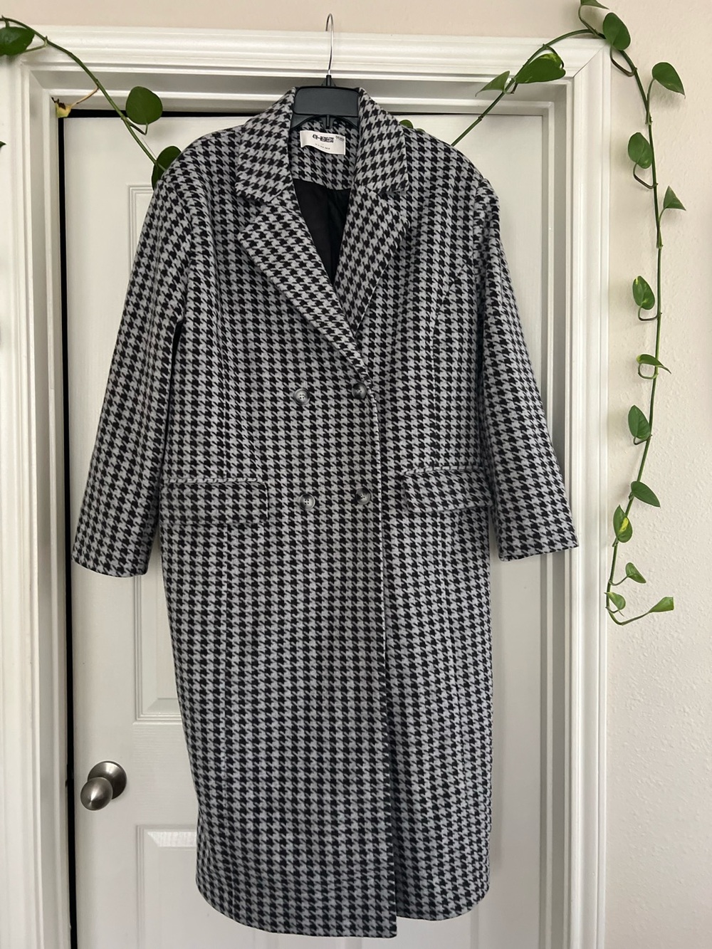 NWOT houndstooth coat